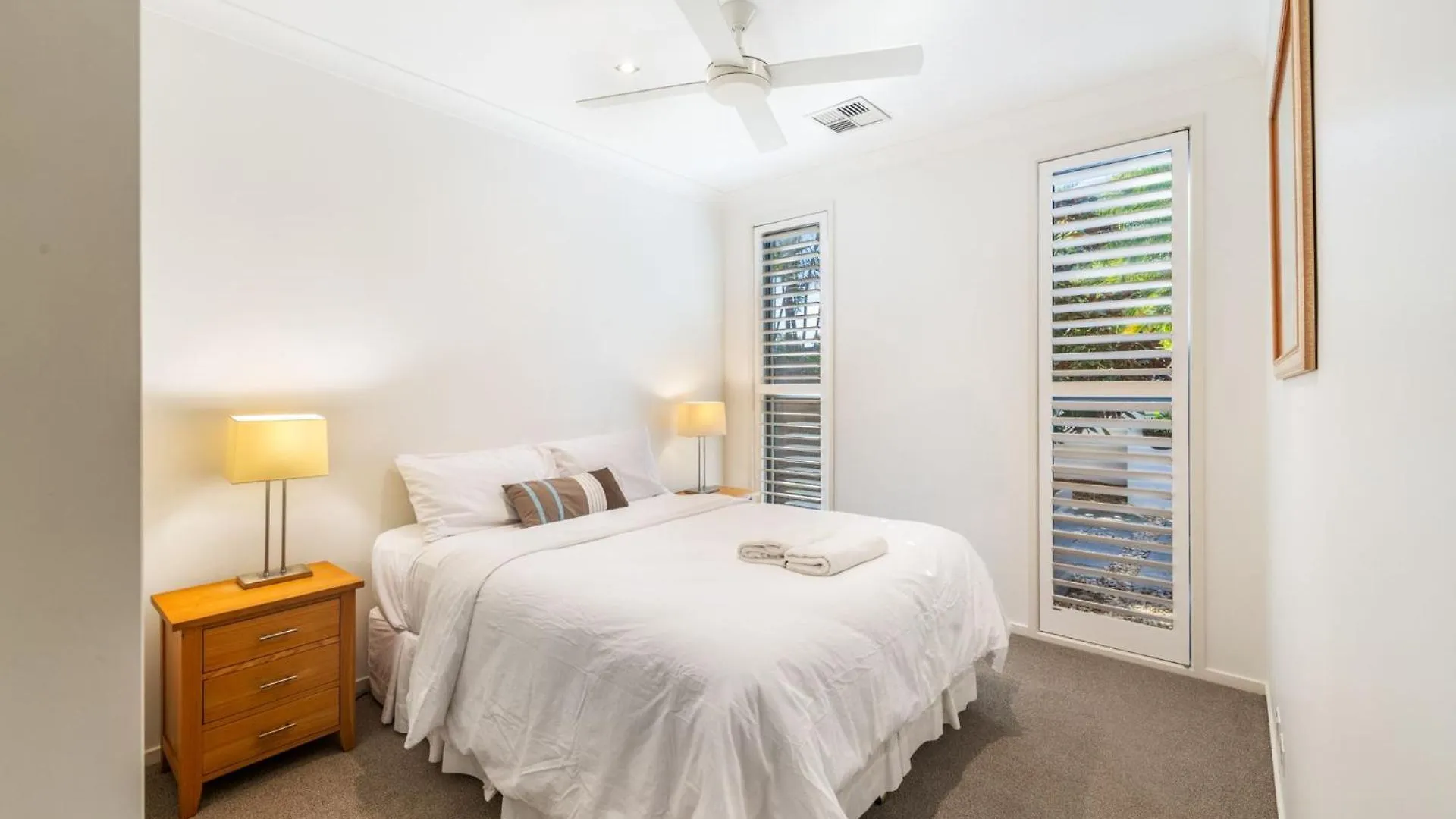 4 Bedroom Waterfront Dream Holiday Home And Small Pet Friendly Mooloolaba