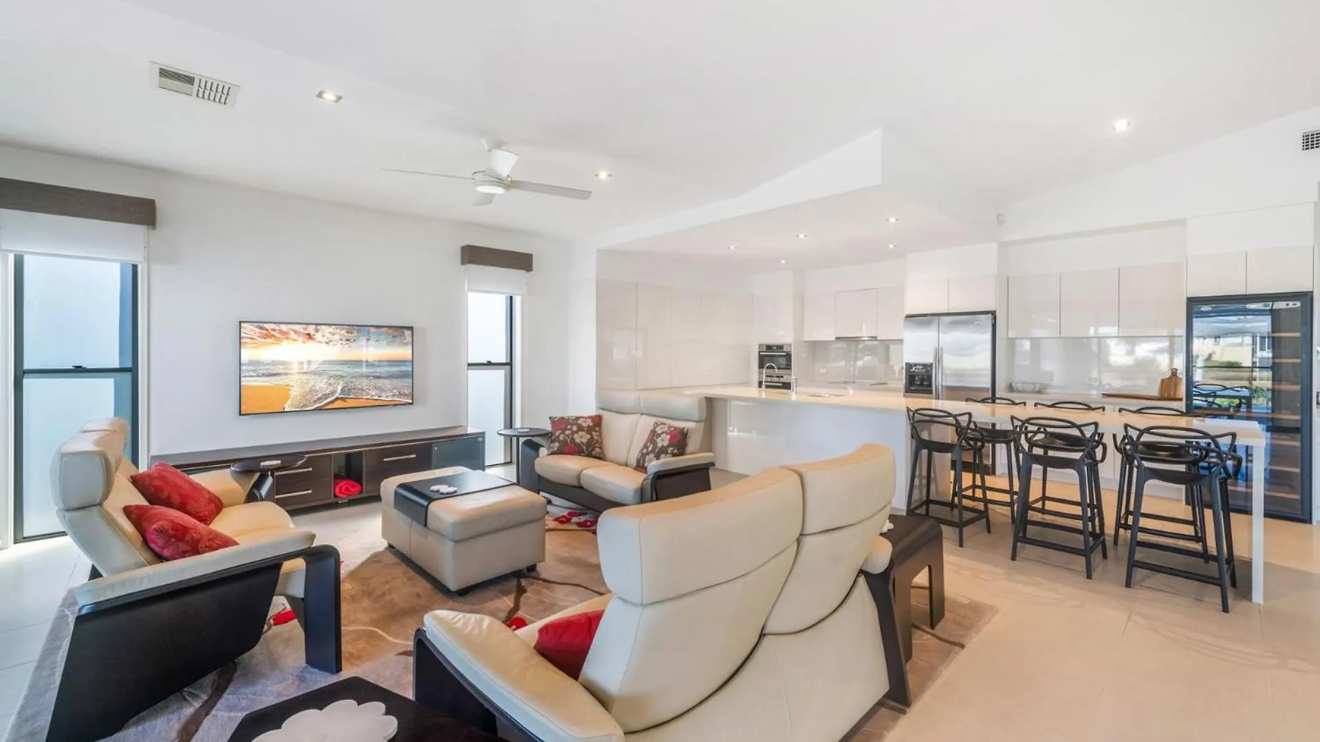 4 Bedroom Waterfront Dream Holiday Home And Small Pet Friendly Mooloolaba