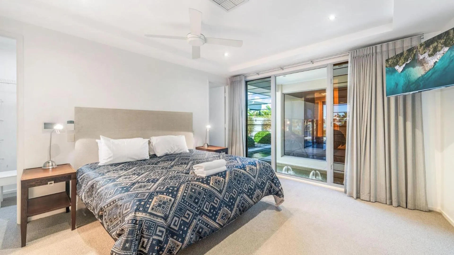 4 Bedroom Waterfront Dream Holiday Home And Small Pet Friendly Mooloolaba Australia
